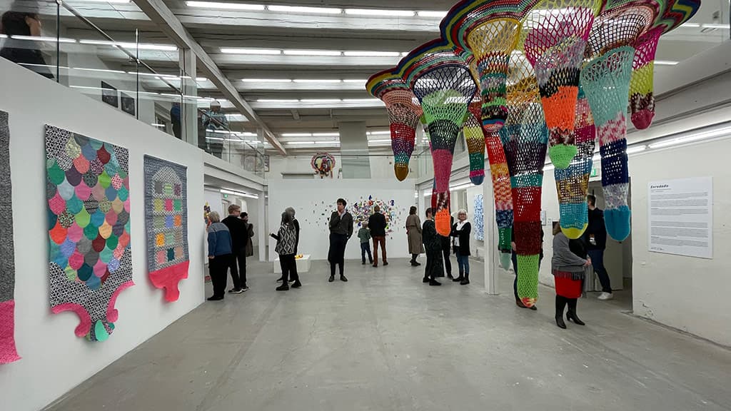 The exhibition Enredado by Carolina Ponte and Pedro Varela at Viborg Kunsthal